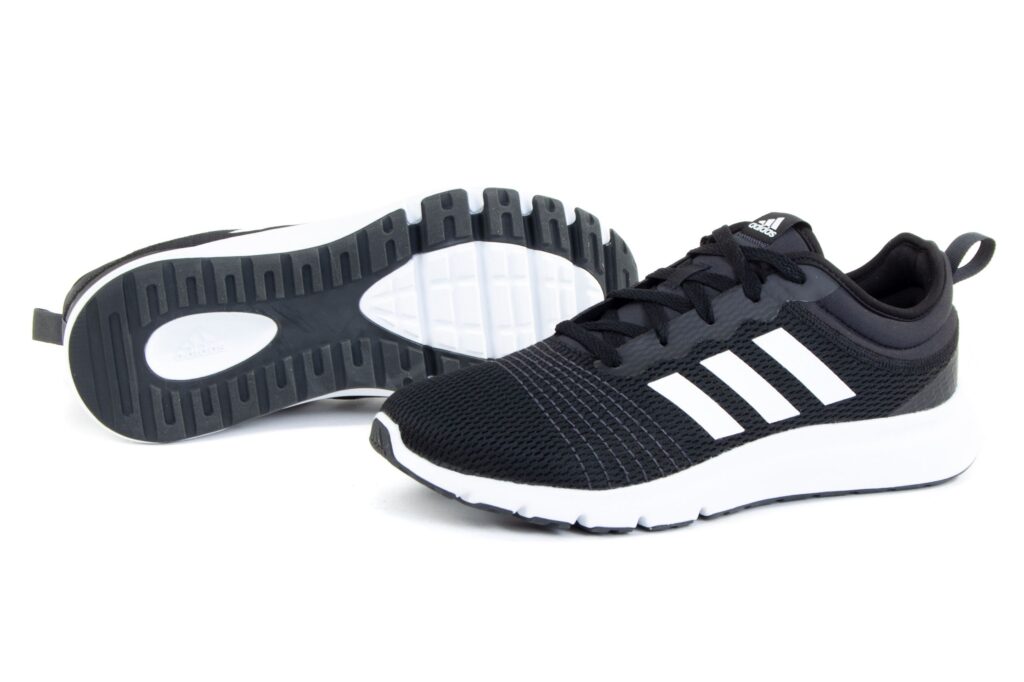 https://ks2.imper.info/jedi-img/public/adidas/buty/h01996/2560x2560/adidas-buty-fluidup-h01996-7ed779b3.jpg
