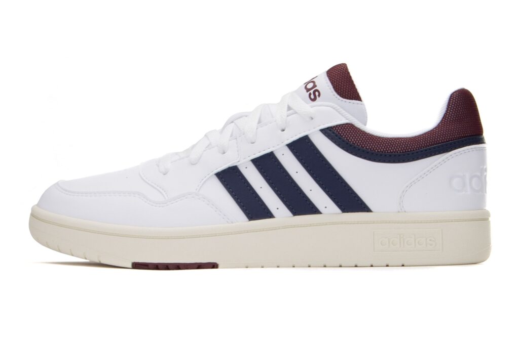 https://ks2.imper.info/jedi-img/public/adidas/buty/hp7944/2560x2560/adidas-buty-hoops-3-0-hp7944-ae6b664a.jpg