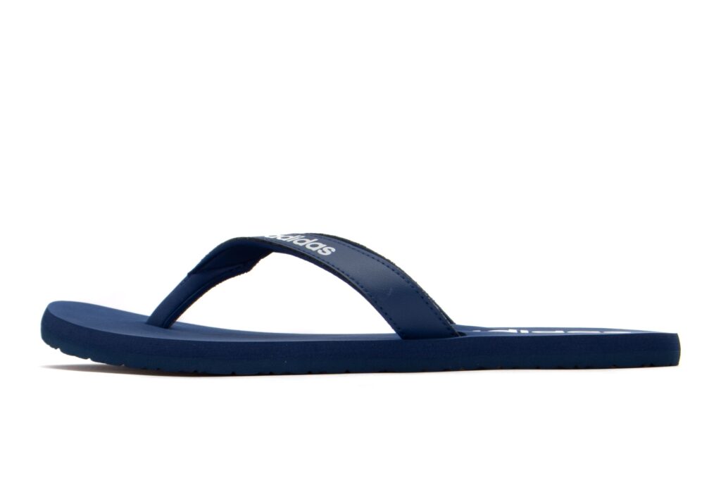 https://ks2.imper.info/jedi-img/public/adidas/klapki/eg2041/2560x2560/adidas-klapki-eezay-flip-flop-eg2041-cc870931.jpg