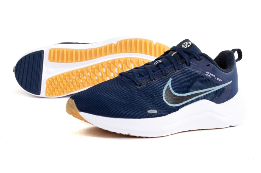 https://ks2.imper.info/jedi-img/public/nike/buty/dd9293-400/2560x2560/nike-buty-downshifter-12-dd9293-400-b326a9d5.jpg