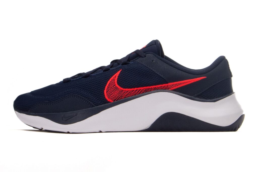 https://ks2.imper.info/jedi-img/public/nike/buty/dm1120-401/2560x2560/nike-buty-legend-essential-3-nn-dm1120-401-3b5ee621.jpg
