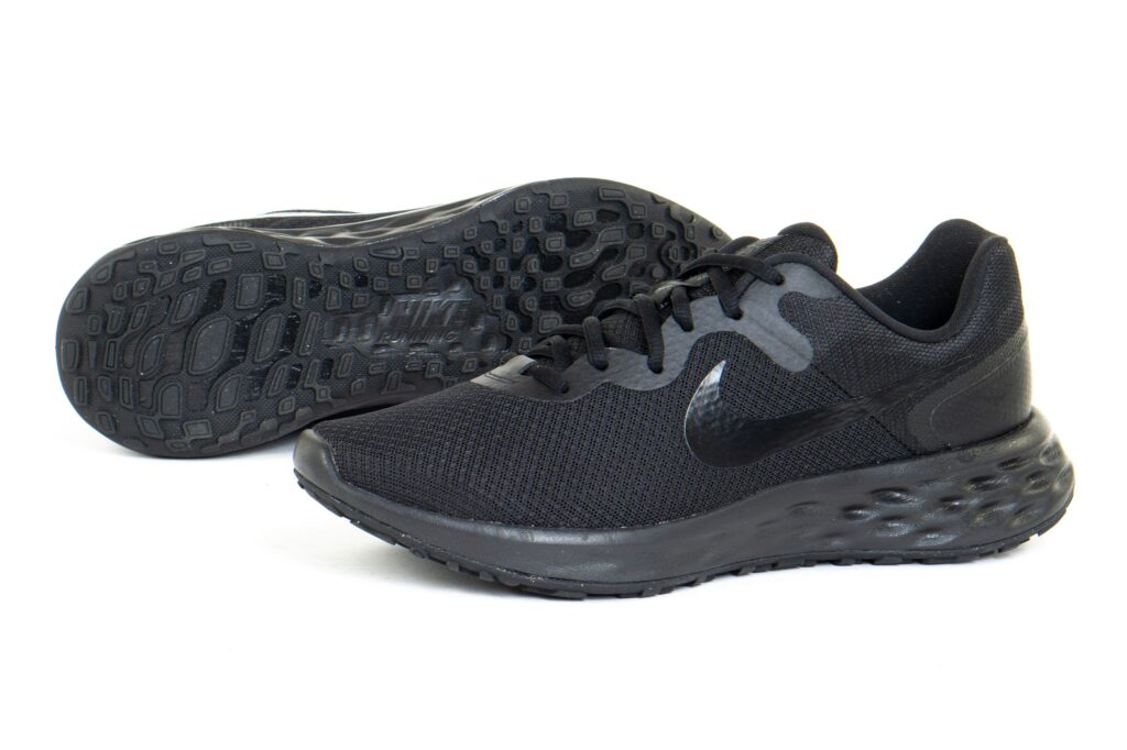 https://ks2.imper.info/jedi-img/public/nike/buty/dc3728-001/2560x2560/nike-buty-revolution-6-nn-dc3728-001-2ccf0c0d.jpg