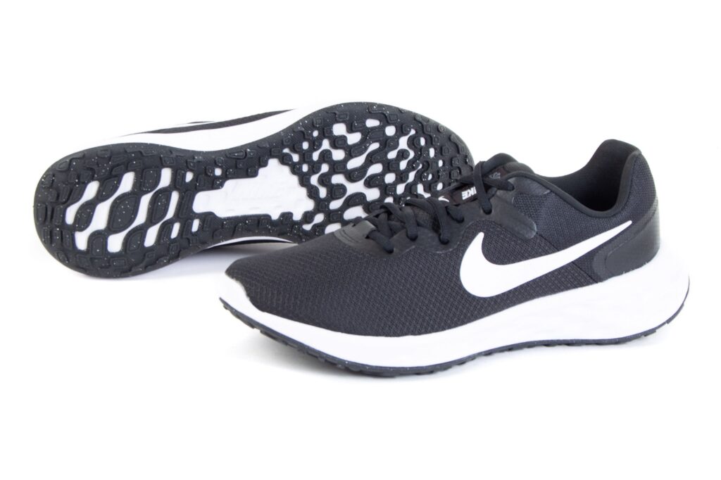 https://ks2.imper.info/jedi-img/public/nike/buty/dc3728-003/2560x2560/nike-buty-revolution-6-nn-dc3728-003-e1f383a2.jpg