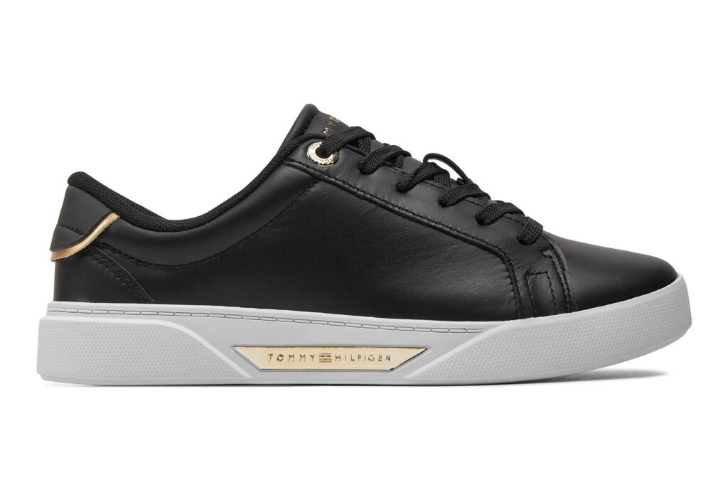 https://ks2.imper.info/jedi-img/public/tommy-hilfiger/buty/fw0fw07813-bds/2560x2560/tommy-hilfiger-buty-chic-hw-court-sneaker-fw0fw07813-bds-08204b40.jpg