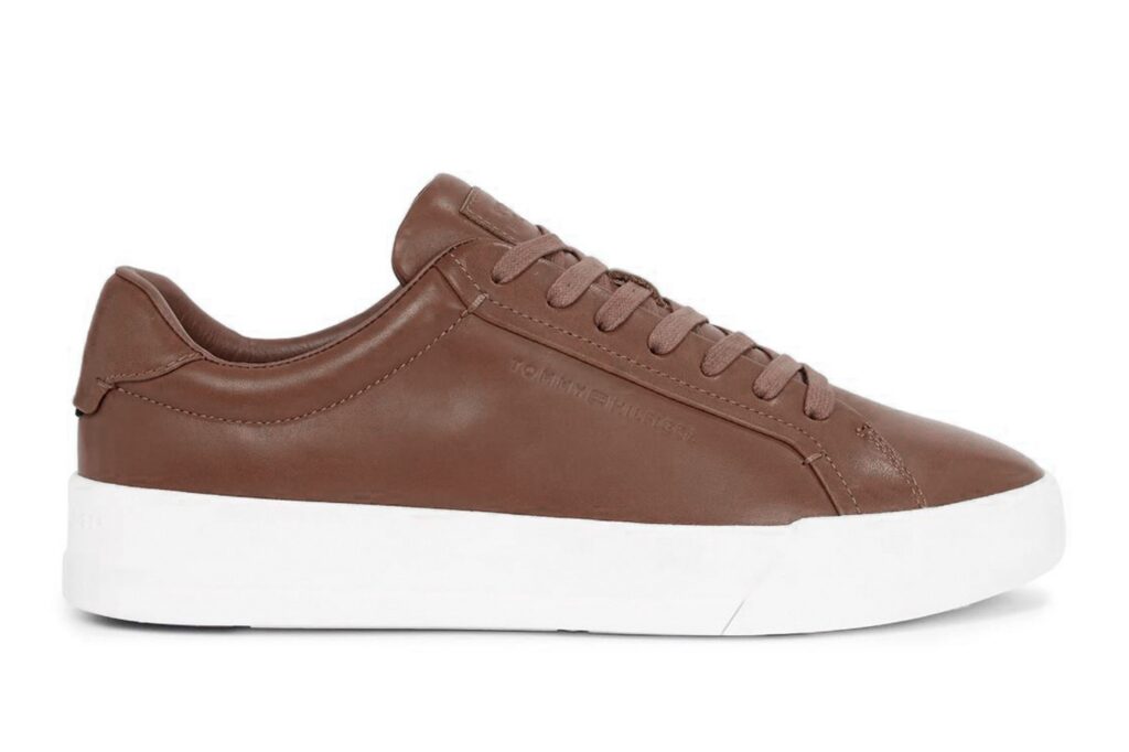 https://ks2.imper.info/jedi-img/public/tommy-hilfiger/buty/fm0fm05136-gvi/2560x2560/tommy-hilfiger-buty-court-best-cognac-fm0fm05136-gvi-dd8b70cc.JPG