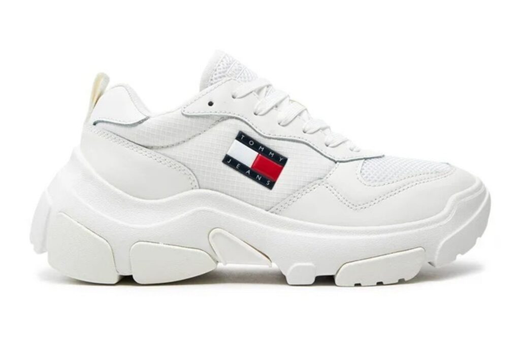 https://ks2.imper.info/jedi-img/public/tommy-hilfiger/buty/en0en02566-ybl/2560x2560/tommy-hilfiger-buty-lightweight-hybrid-runner-en0en02566-ybl-3ed2537b.jpg