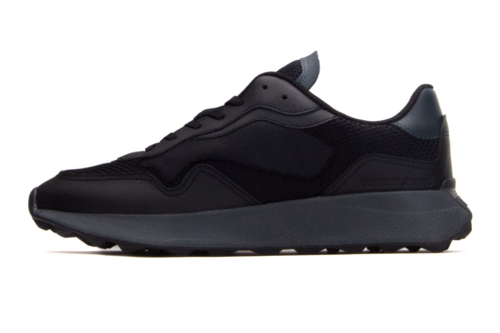 https://ks2.imper.info/jedi-img/public/tommy-hilfiger/buty/em0em01259-bds/2560x2560/tommy-hilfiger-buty-runner-mix-material-em0em01259-bds-03cc89b8.jpg