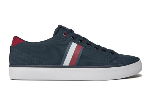 https://ks2.imper.info/jedi-img/public/tommy-hilfiger/buty/fm0fm04946-dw5/2560x2560/tommy-hilfiger-buty-vulc-low-stripes-mesh-fm0fm04946-dw5-757e4928.JPG
