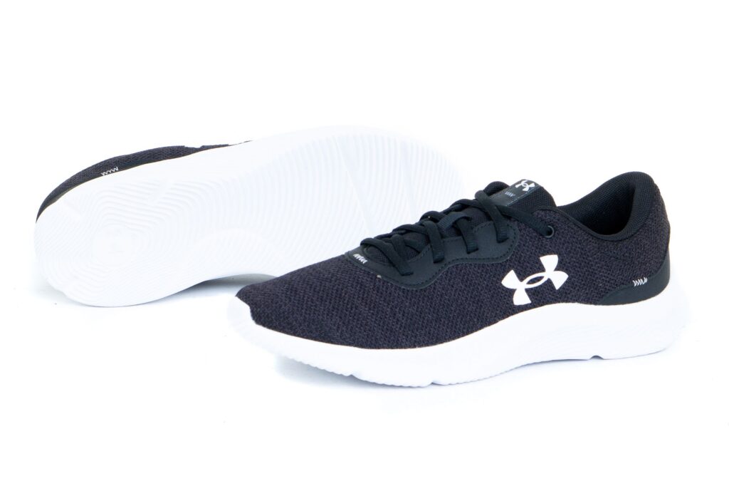 https://ks2.imper.info/jedi-img/public/under-armour/buty/3024134-001/2560x2560/under-armour-buty-mojo-2-3024134-001-c18ba204.jpg