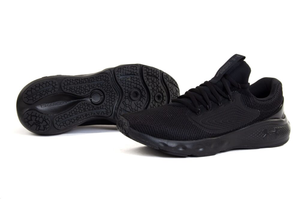 https://ks2.imper.info/jedi-img/public/under-armour/buty/3024873-002/2560x2560/under-armour-buty-ua-charged-vantage-2-3024873-002-c6838f0c.jpg