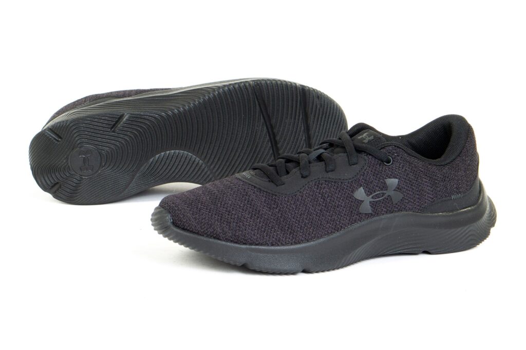 https://ks2.imper.info/jedi-img/public/under-armour/buty/3024131-002/2560x2560/under-armour-buty-w-mojo-2-3024131-002-f52e1790.jpg